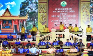 200 nghệ nhân xác lập kỷ lục trình diễn nhạc ngũ âm Khmer ở Sóc Trăng 200 nghệ nhân xác lập kỷ lục trình diễn nhạc ngũ âm Khmer ở Sóc Trăng