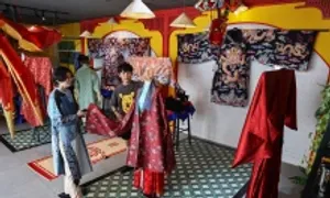 Gen Z phỏng dựng cổ phục của ba triều đại Gen Z phỏng dựng cổ phục của ba triều đại
