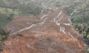 Di dời khẩn cấp 664 người sau vụ sạt lở giữa trời nắng ráo